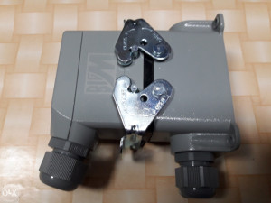 KONEKTOR INDUSTRIJSKI 10 PINSKI 2 UVODNICE 16A 500V