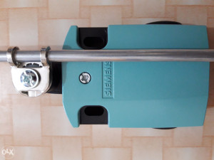 KRAJNJI PREKIDAČ SIEMENS 3SE5112-0CH80 1NO 1NC