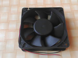 VENTILATOR 120X120X38 24V DC