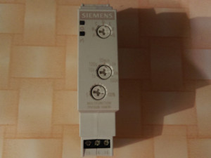 VREMENSKI RELEJ SIEMENS 7PV1508-1AW30 1CO 7VREM.