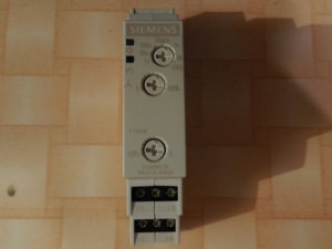 VREMENSKI RELEJ SIEMENS 7PV1578-1BW30 Y/D 2XNO 7VREM.