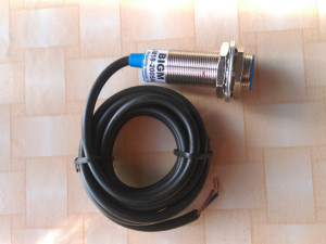 INDUKTIVNI PREKIDAČ, SENZOR LM18-3005PC PNP NO NC
