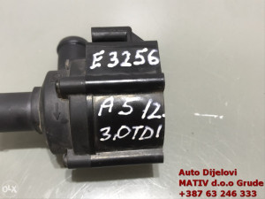 pomoćna pumpa vode Audi A5 2,0 TFSI 2010 06H121601K