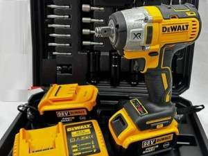 AKU UDARNI ODVIJAČ DeWALT 128v sa Alatom UDARNA BUŠILICA