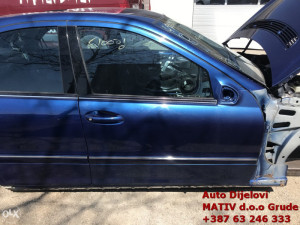 Vrata PREDNJA DESNA Mercedes C Klasa W203 06 Avantgarde