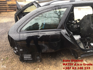 Stranica bok DESNI Mercedes C Klasa W203 2000-07