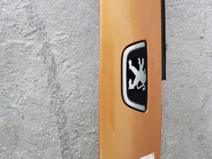 PEUGEOT 1007 MASKA SA ZNAKOM 05-