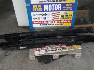 Pragovi plasticni lijevi,desni BMW E87 serija1 06 god.