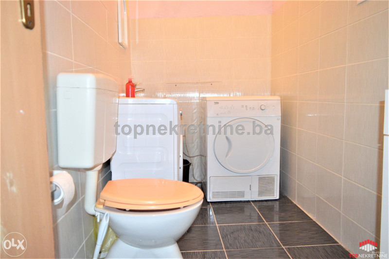 Višenamjenski poslovni prostor od 147m2, Breka 9