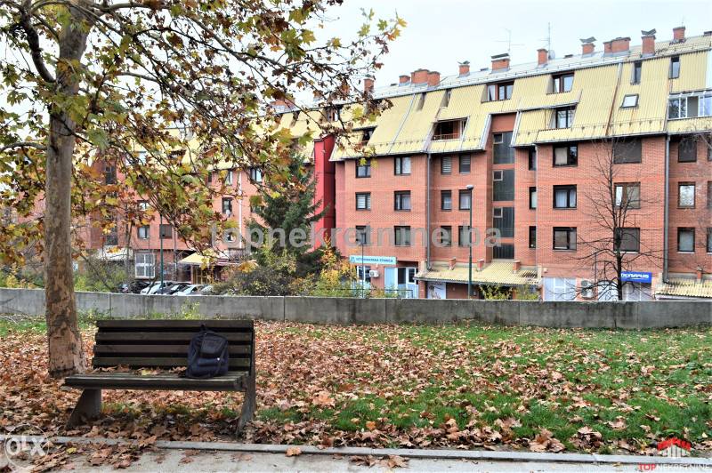 Višenamjenski poslovni prostor od 147m2, Breka 13