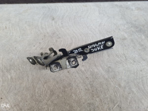 Baglame sarke nosaci prednje haube Nissan Juke 2010-201