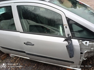 Prednja desna vrata Opel Zafira