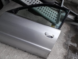 STAKLO VOZAČEVIH VRATA AUDI A4