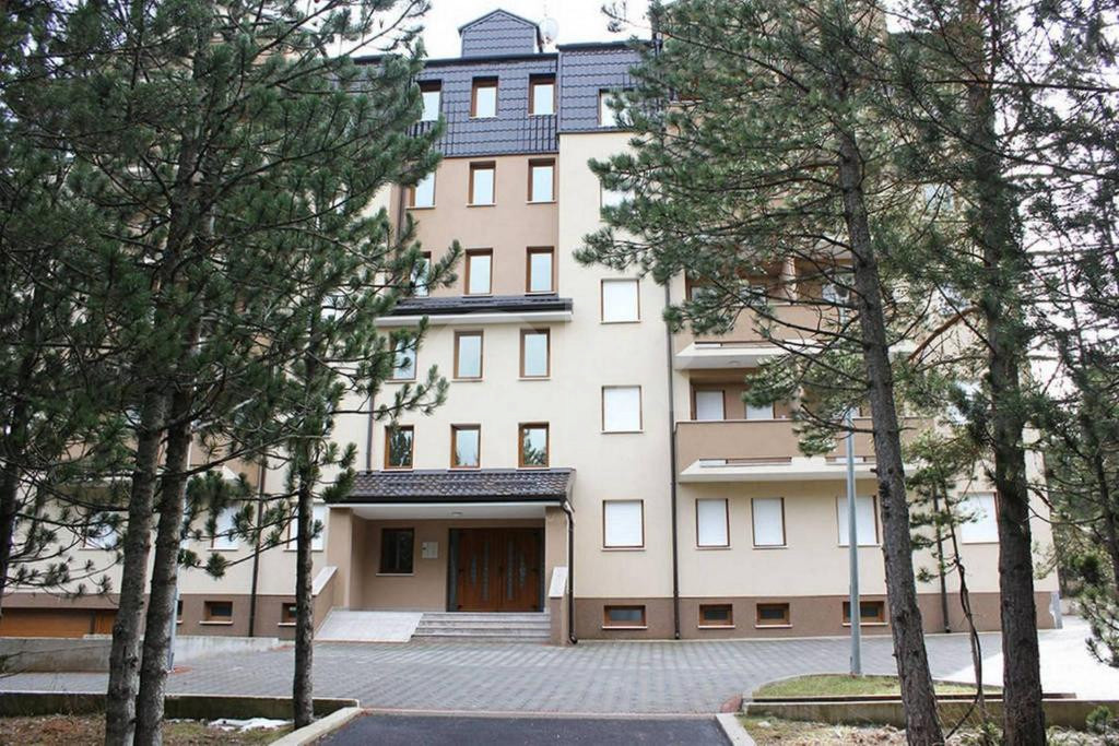 Iznajmljivanje Stana  Blidinju 7