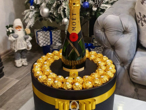 POKLON BOX - Crni Royal MOET box sa ferrerom rodjendan