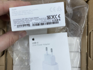 USB C POWER ADAPTER 20W iphone punjac original MHJE3 EU