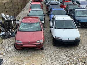 PUNTO 2 1.2 DIJELOVI motor far branik