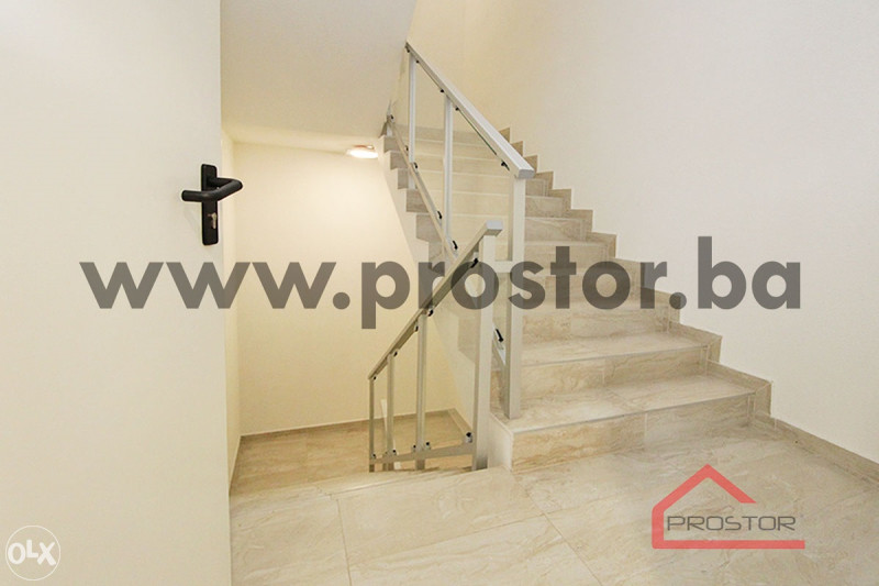 PROSTOR izdaje: Poslovni prostor,novogradnja, Pofalići 18