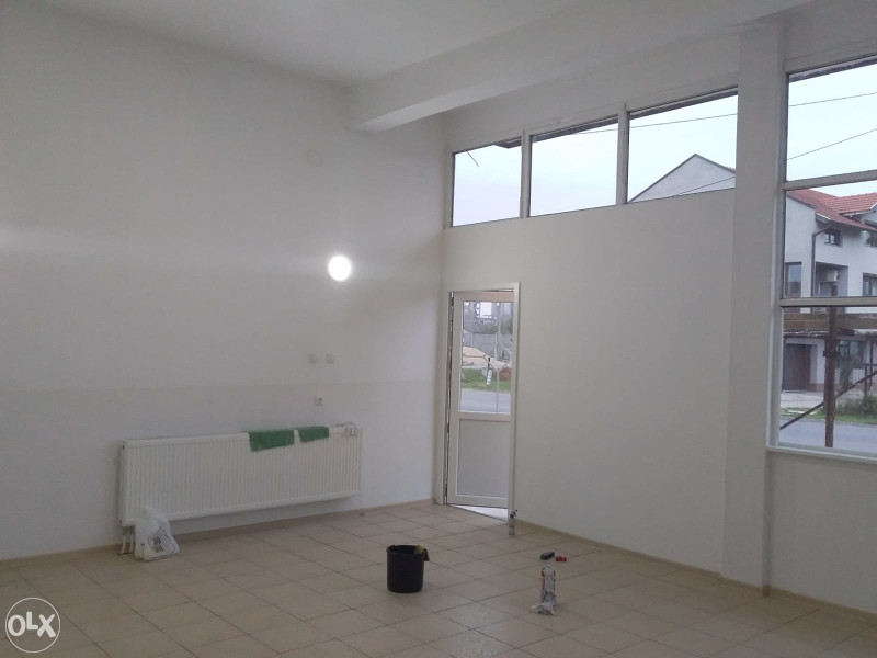 IZDAJEM POSLOVNI PROSTOR 47 KW  LUKAVAC 2