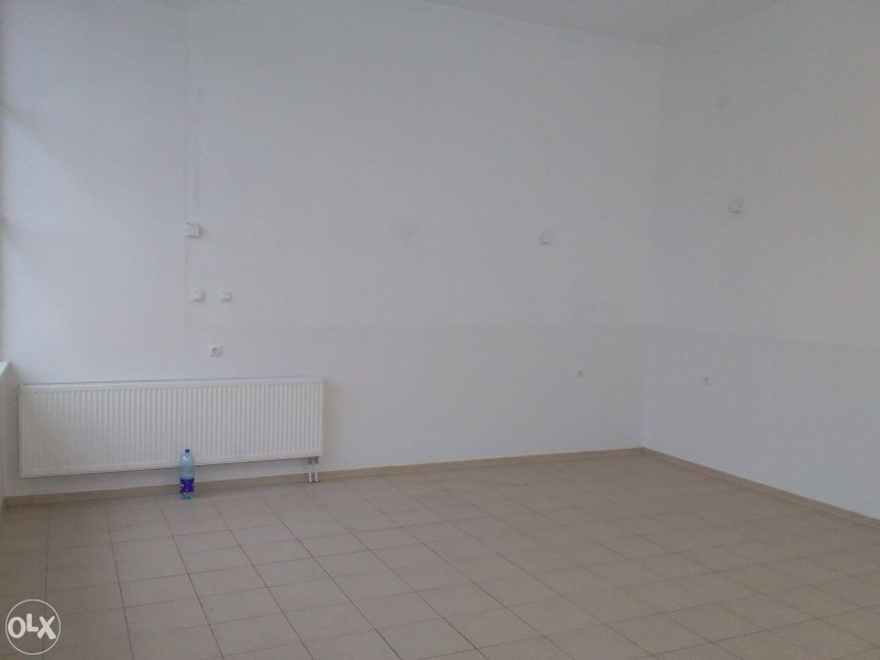IZDAJEM POSLOVNI PROSTOR 47 KW  LUKAVAC 3