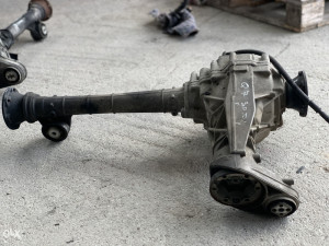 DIFRENCIJAL PREDNJI AUDI Q7 2006 2010