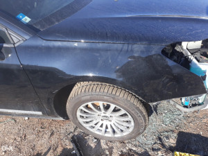 Citroen C5 2011g- prednji desni blatobran (dijelovi)