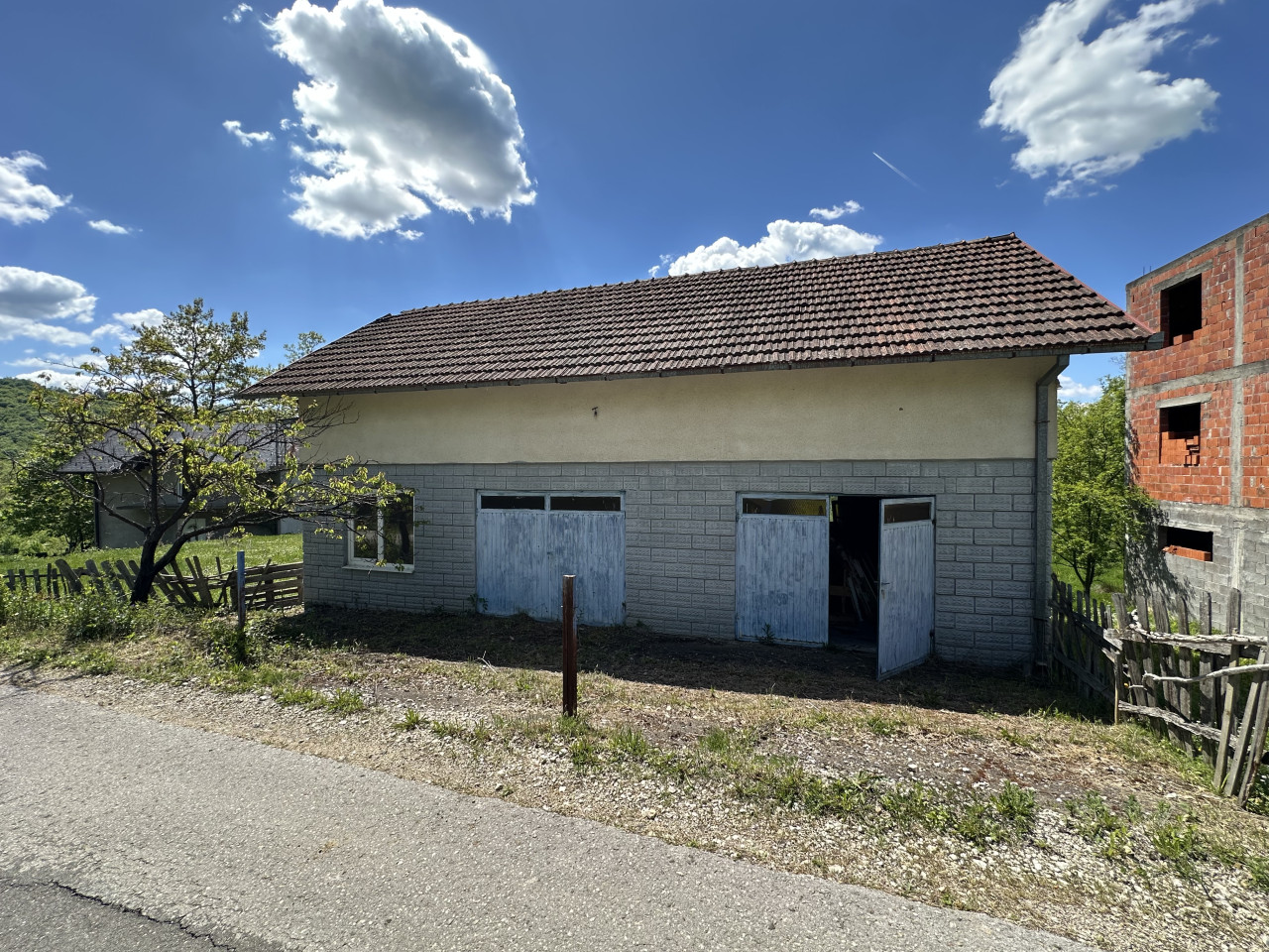 Tri kuće na placu u Loparama - 1274 m2 40
