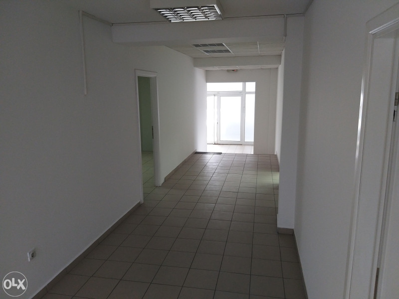Poslovni prostor u Lazarevu - 406 m2 41