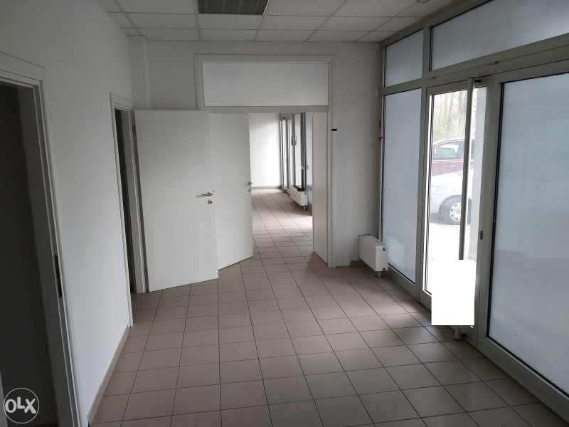 Poslovni prostor u Lazarevu - 406 m2 32