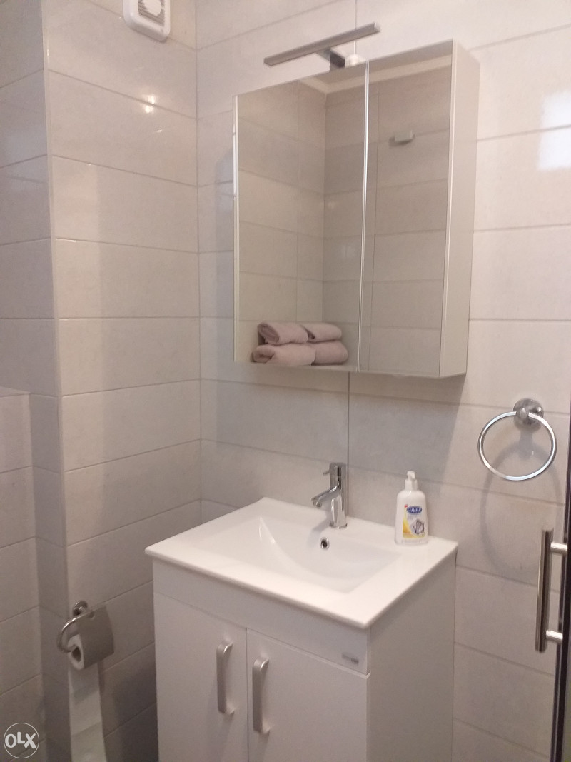 Stan na dan sa parkingom Tuzla Slatina 061 879 679 11