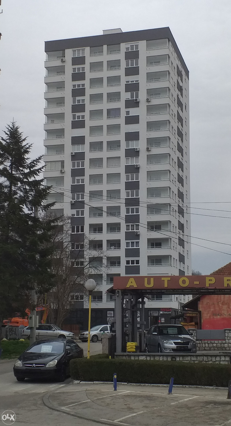 Stan na dan sa parkingom Tuzla Slatina 061 879 679 3