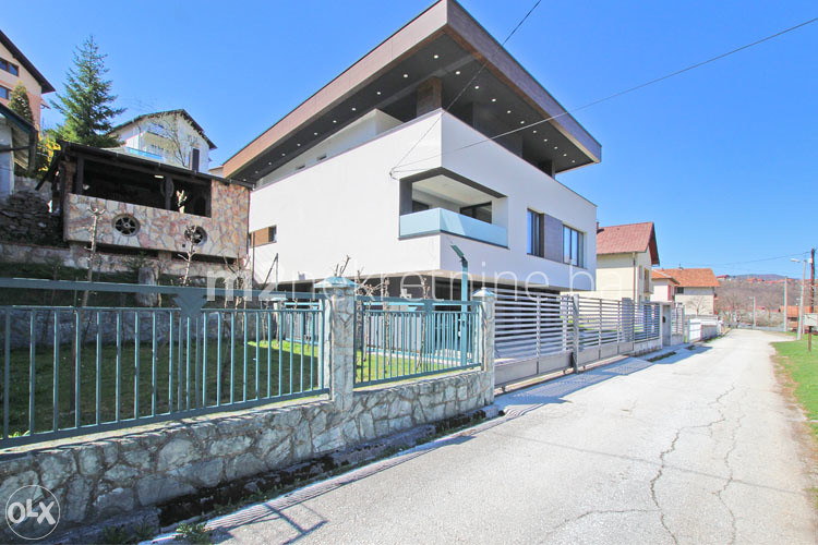 m2: Hadžići. Savremeno dizajnirana kuća 400m2 3