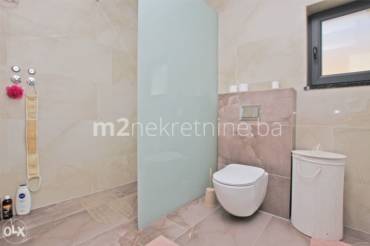 m2: Hadžići. Savremeno dizajnirana kuća 400m2 19