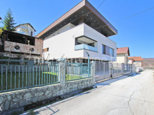 m2: Hadžići. Savremeno dizajnirana kuća 400m2 photo 3