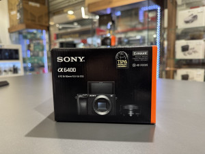 Sony Alpha a6400 zoom kit 16-50mm f/3.5-5.6