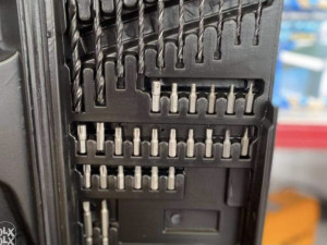 Aku busilica MUSTANG 25v 3aH 2 baterije 138 dodataka