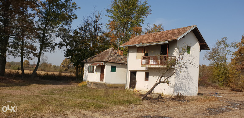 Vikendica sa 1000m2 zemlje