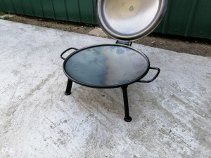 Tanjiraca peka sa poklopcem