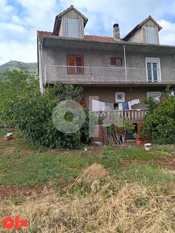 Prodaja kuce u Trebinju Vinogradi sa velikom okucnicom 2