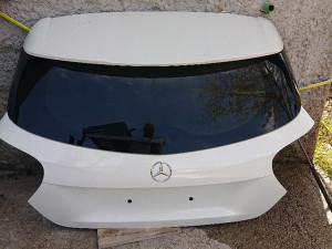Zadnja hauba zadnja sofersajba mercedes a klasa  A176