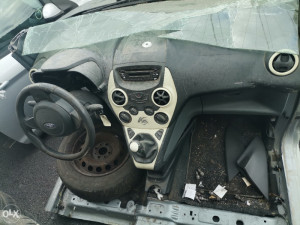 Ford ka airbazi