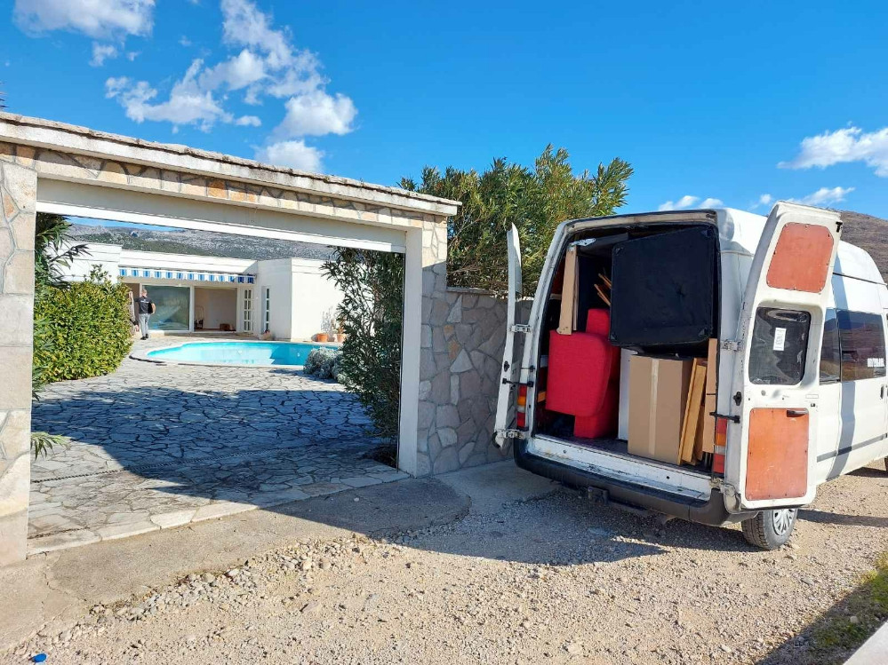 Kombi prevoz robe selidbe 061299095 odvoz namjestaja