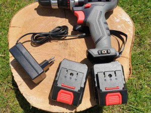 AKU BUSILICA MAKUTE 12V SA DVIJE BATERIJE