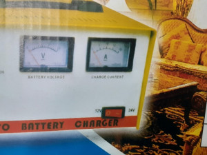 Ispravljač za akumulatore 20 A 12 ili 24 V