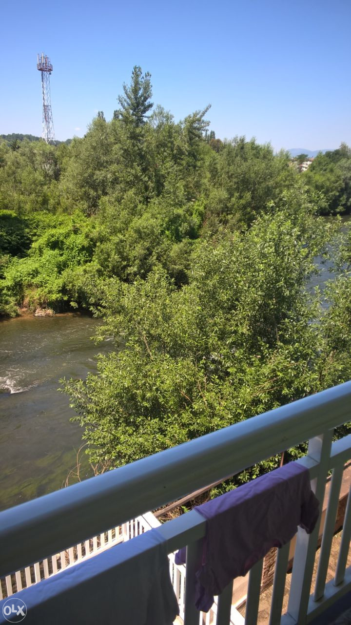 PRODAJEM 20 DUL.ZEMLJE PORED ASFALTA I RIJEKE. 4