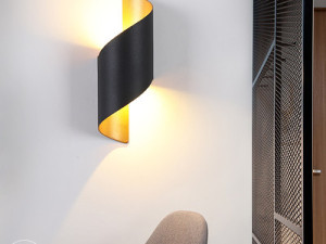 Dekorativna moderna zidna LED lampa