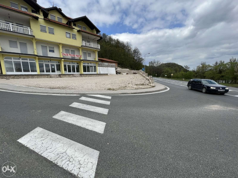 Poslovni prostor 180 m2 2