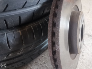 Diskovi prednji Audi A6 2010g