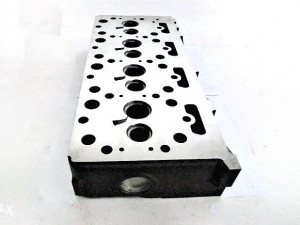 Glava motora  KUBOTA V1702 15476-03040