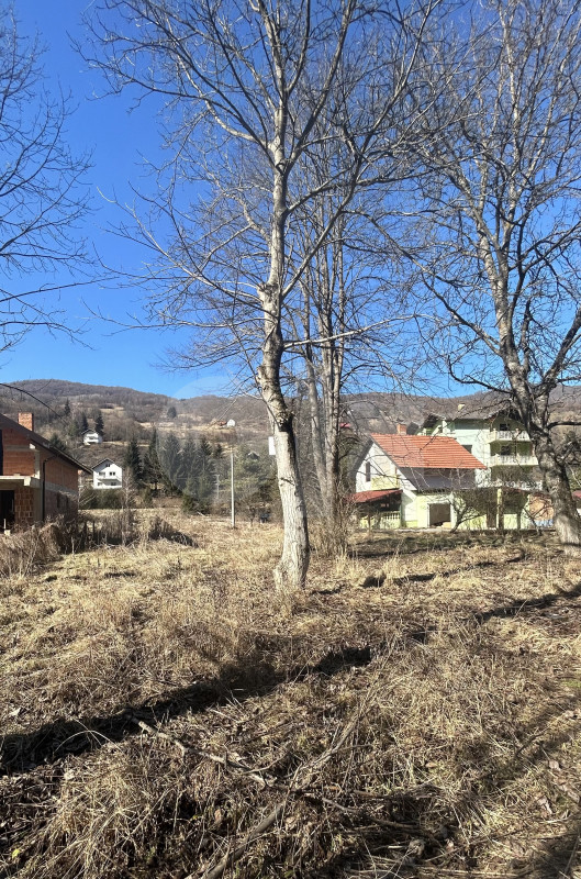 GRUNT - Zemljiste Semizovac 900 m2 uz rijeku 6
